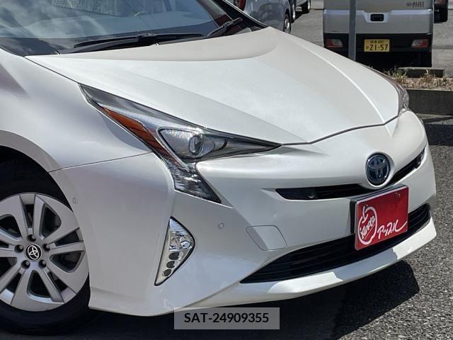 Toyota PRIUS 2017-01 322373-5