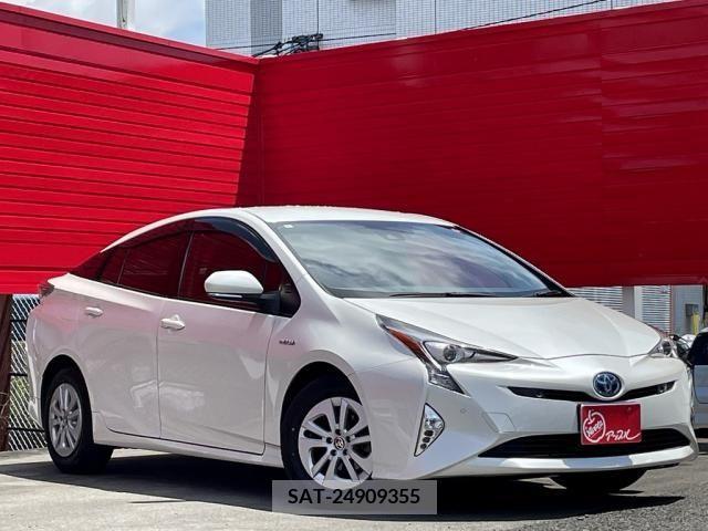 Toyota PRIUS 2017-01 322373-4