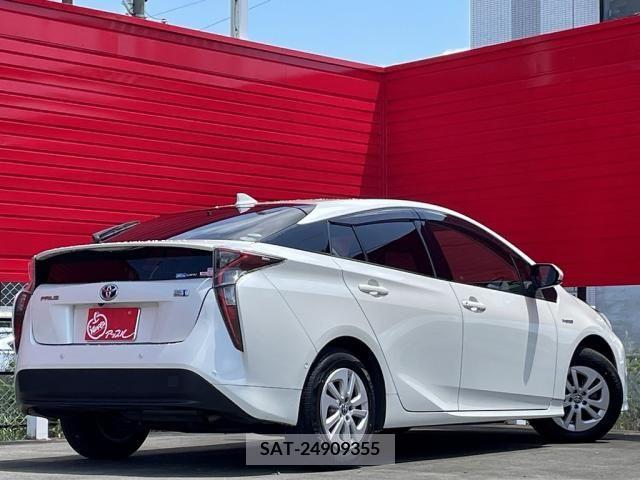 Toyota PRIUS 2017-01 322373-10