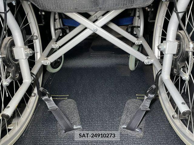Toyota VOXY 2010-09 234167-9