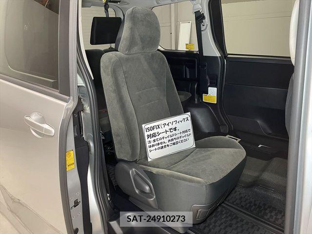 Toyota VOXY 2010-09 234167-21