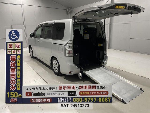 Toyota VOXY 2010-09 234167-4