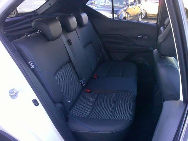 Nissan KICKS 2021-04 181479-9