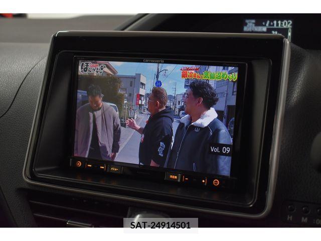 Toyota VOXY 2015-11 370516-13
