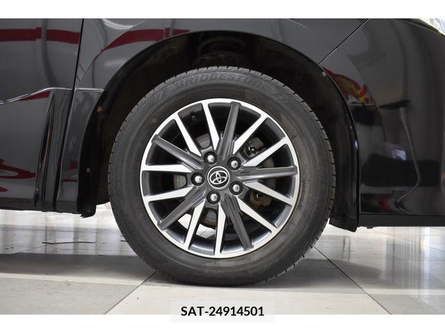 Toyota VOXY 2015-11 370516-2