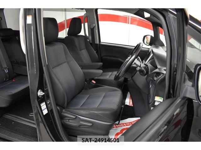 Toyota VOXY 2015-11 370516-7