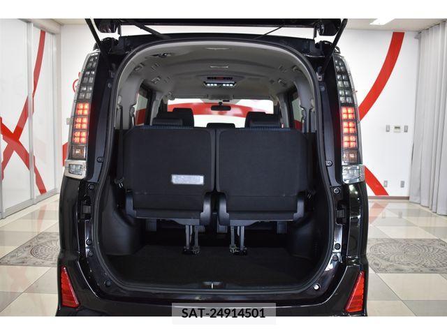 Toyota VOXY 2015-11 370516-3