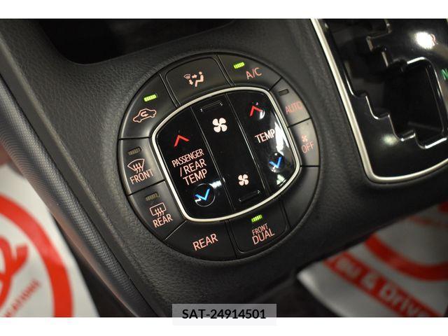 Toyota VOXY 2015-11 370516-19