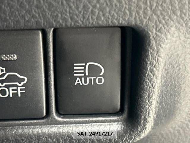 Toyota C-HR 2017-10 264114-6