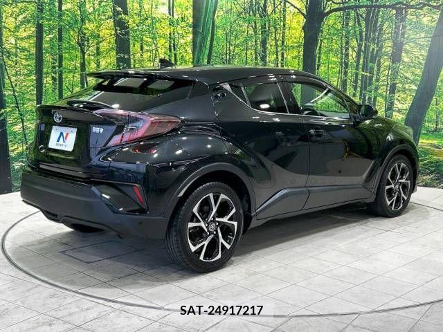Toyota C-HR 2017-10 264114-17