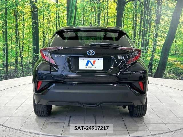 Toyota C-HR 2017-10 264114-15
