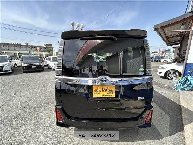 Toyota VOXY 2020-09 289143-11