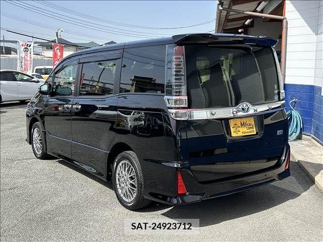 Toyota VOXY 2020-09 289143-1