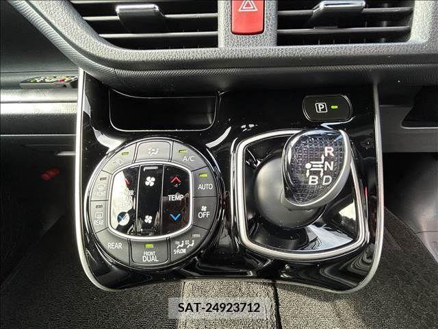 Toyota VOXY 2020-09 289143-15