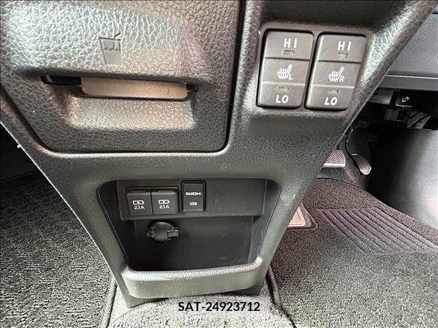 Toyota VOXY 2020-09 289143-17