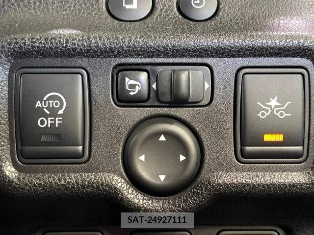 Nissan NOTE 2014-08 302356-7