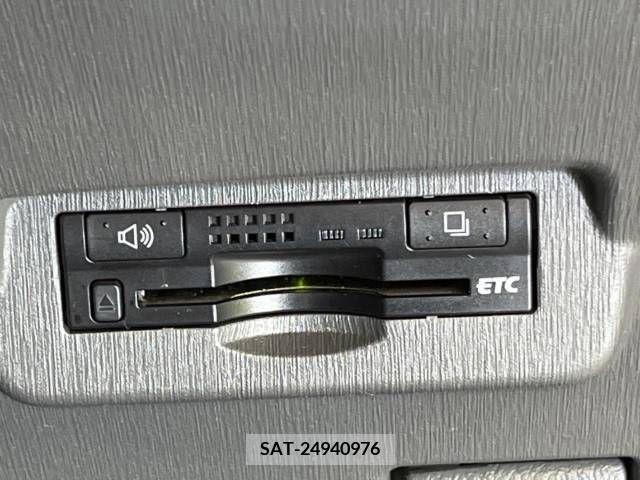 Toyota PRIUS ALPHA 2012-04 322184-4