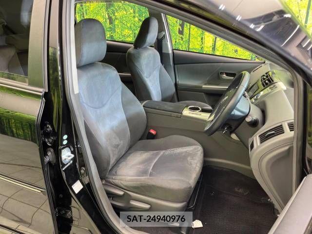 Toyota PRIUS ALPHA 2012-04 322184-8