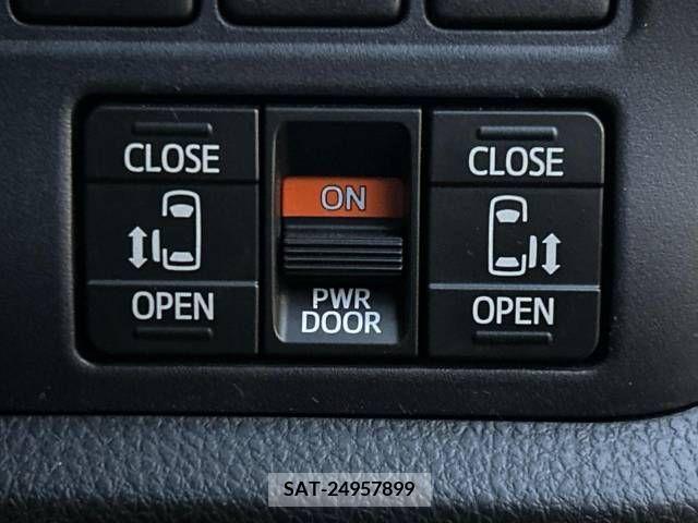 Toyota VOXY 2015-12 250212-4