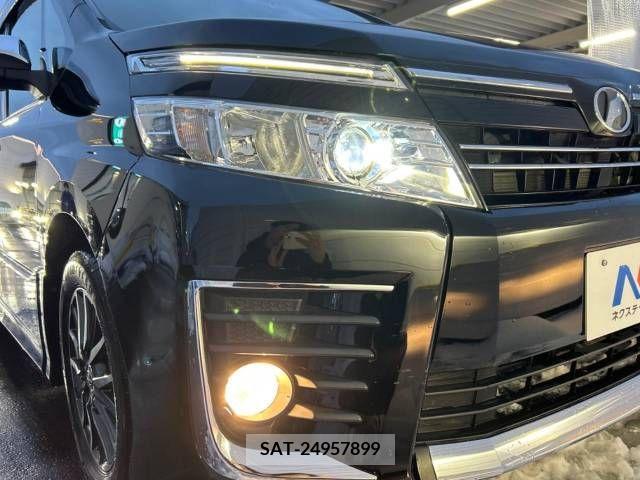 Toyota VOXY 2015-12 250212-12