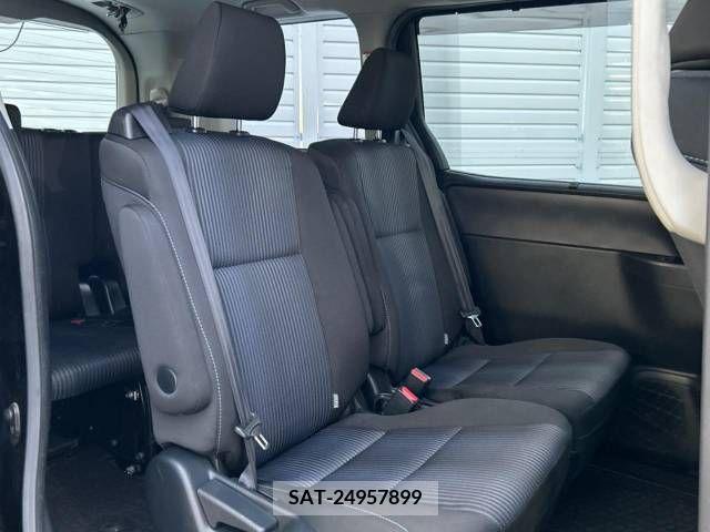 Toyota VOXY 2015-12 250212-11