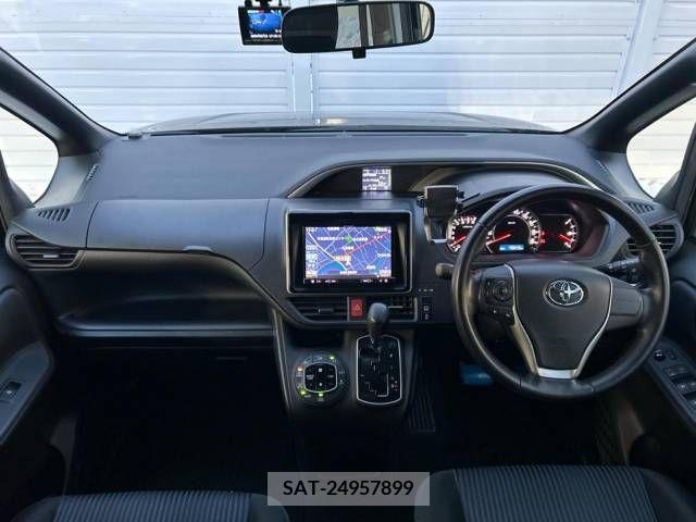 Toyota VOXY 2015-12 250212-1