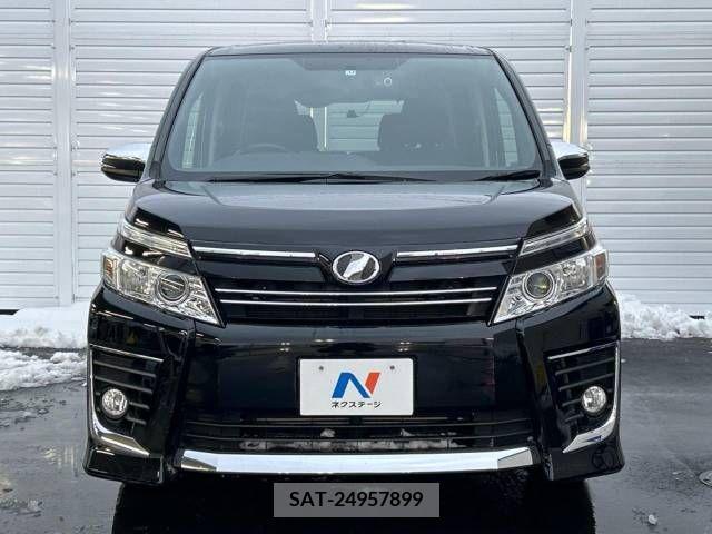 Toyota VOXY 2015-12 250212-14