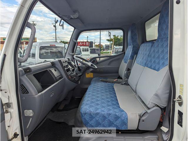 Mitsubishi CANTER 2004-06 263416-17