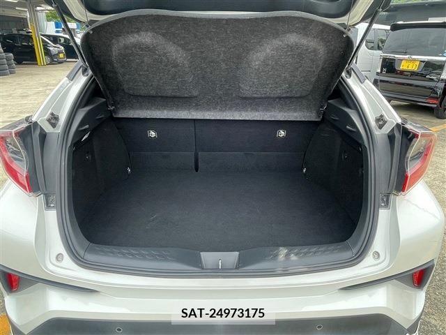 Toyota C-HR 2017-09 294869-4