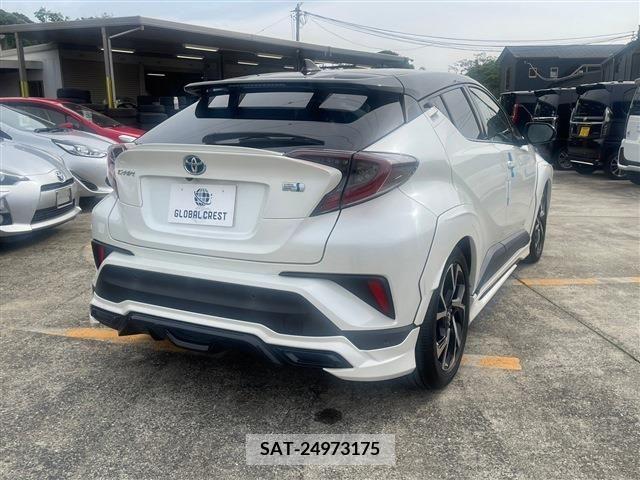 Toyota C-HR 2017-09 294869-12