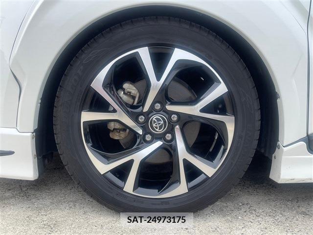Toyota C-HR 2017-09 294869-13
