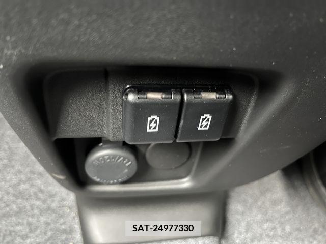 Suzuki SPACIA 2023-02 212913-17