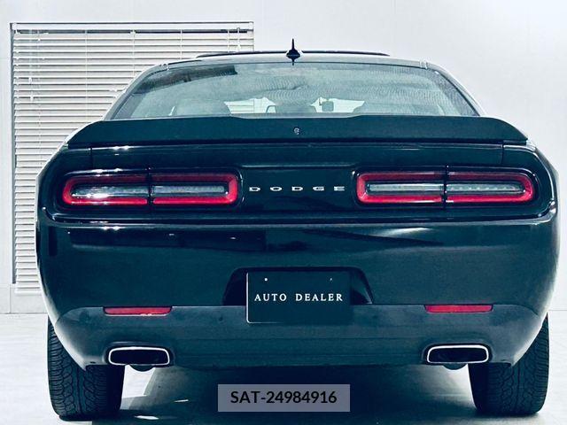 Dodge CHALLENGER 2018-01 359456-15
