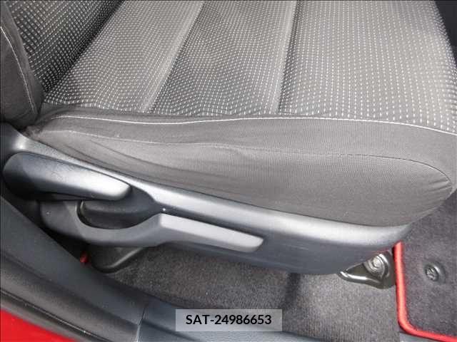 Toyota AURIS 2013-10 261894-19