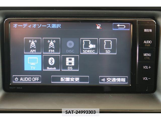 Toyota VOXY 2015-01 370376-7