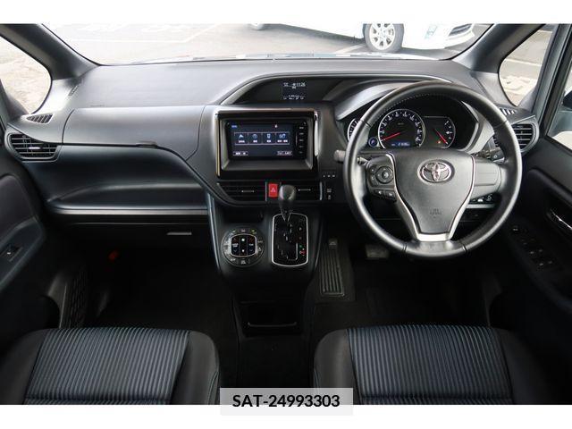 Toyota VOXY 2015-01 370376-5