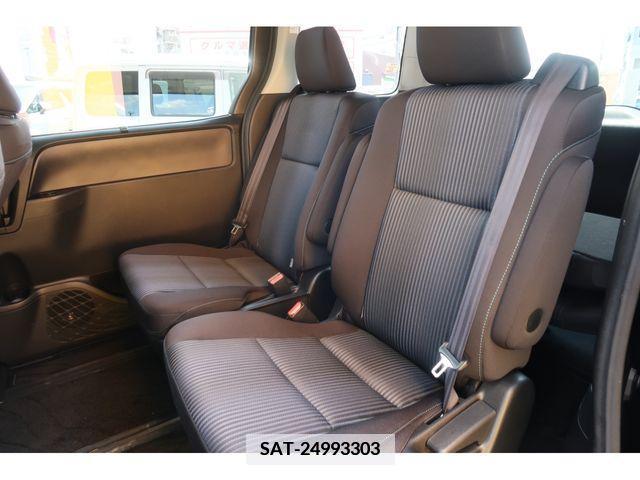 Toyota VOXY 2015-01 370376-22