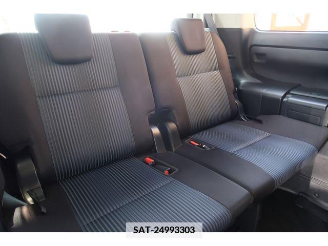 Toyota VOXY 2015-01 370376-23
