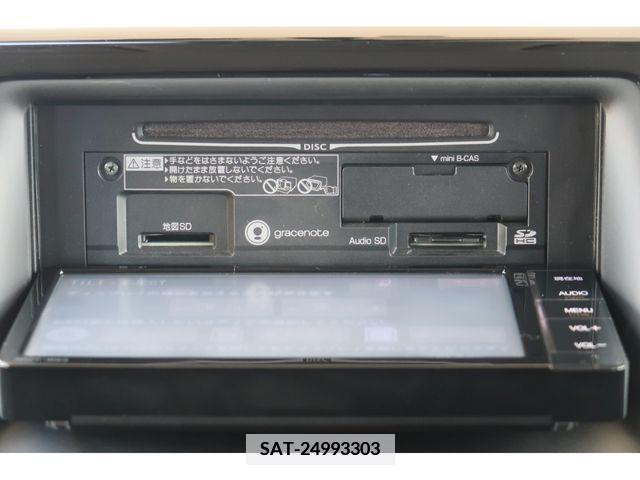 Toyota VOXY 2015-01 370376-8