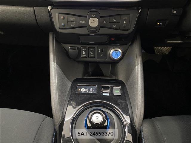 Nissan LEAF 2019-01 324794-16