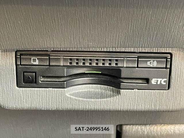 Toyota PRIUS ALPHA 2012-11 209635-14