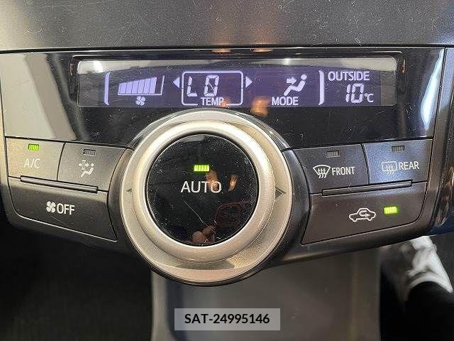 Toyota PRIUS ALPHA 2012-11 209635-11