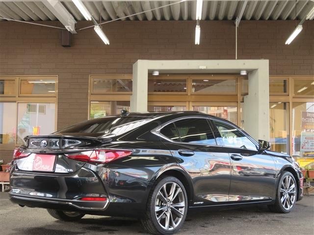 Lexus ES 2019-02 12915-3