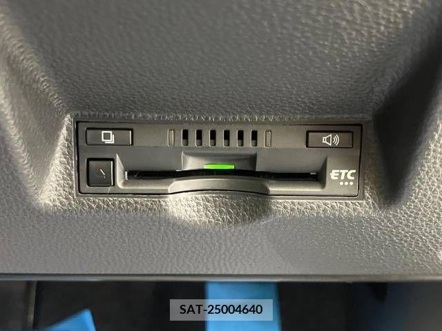 Toyota YARIS 2023-06 371411-5
