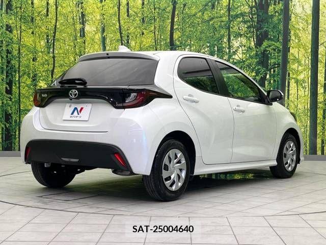 Toyota YARIS 2023-06 371411-17