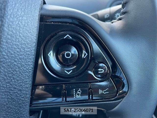 Toyota PRIUS 2021-01 346090-6