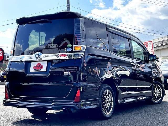 Toyota VOXY HYBRID 2019-07 23898-2