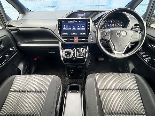 Toyota VOXY HYBRID 2019-07 23898-1