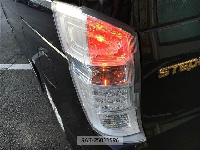 Honda STEP WGN 2011-02 209470-3