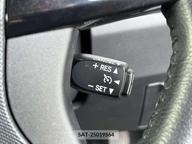 Toyota ESTIMA 2013-10 268816-17